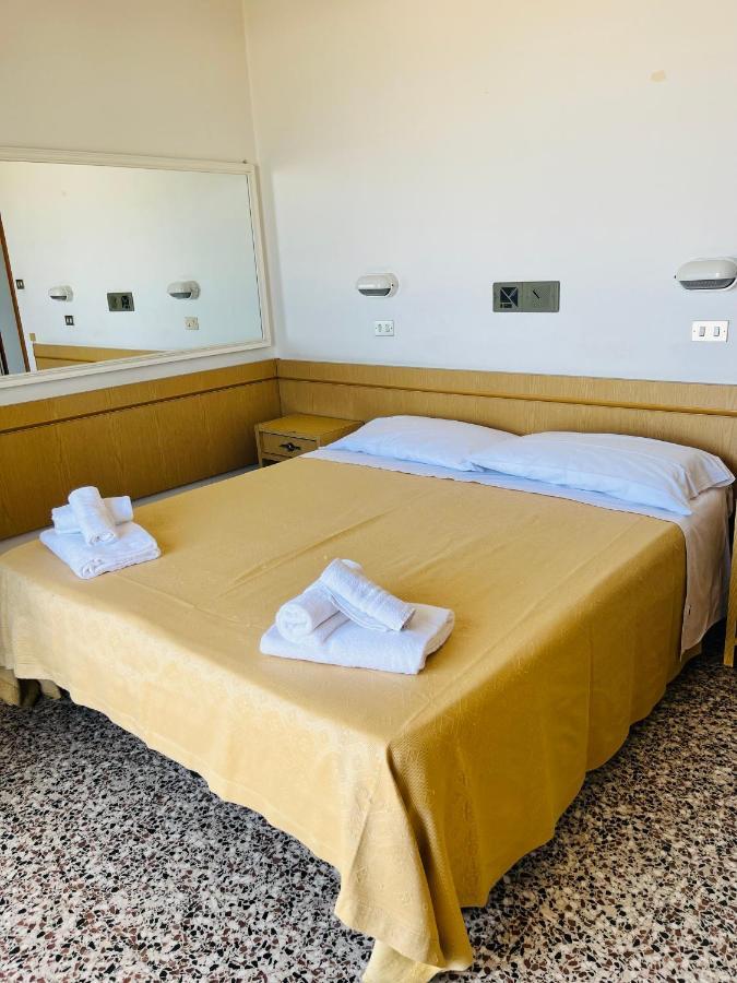 Hotel Columbia Frontemare Rimini Eksteriør bilde