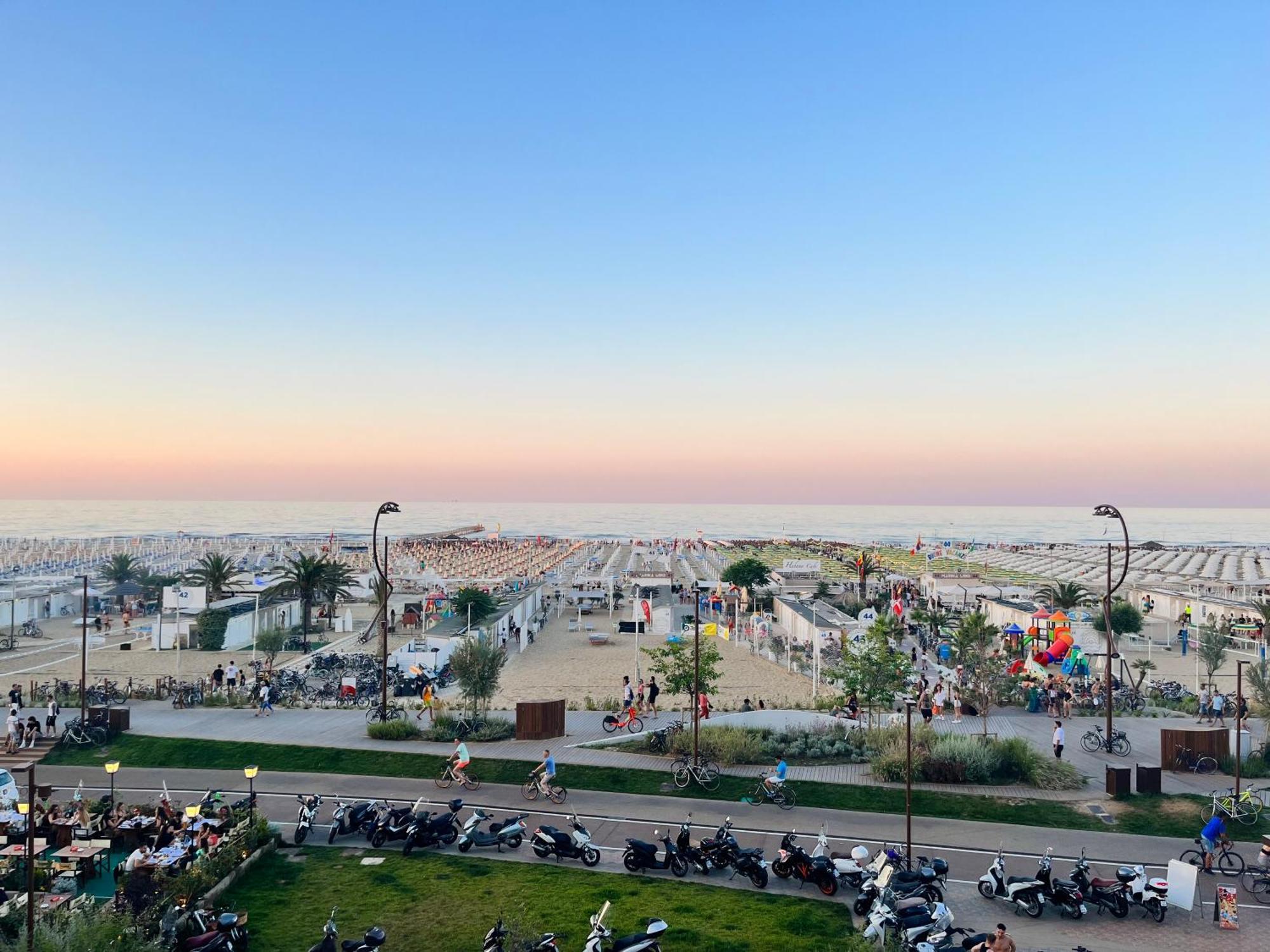 Hotel Columbia Frontemare Rimini Eksteriør bilde