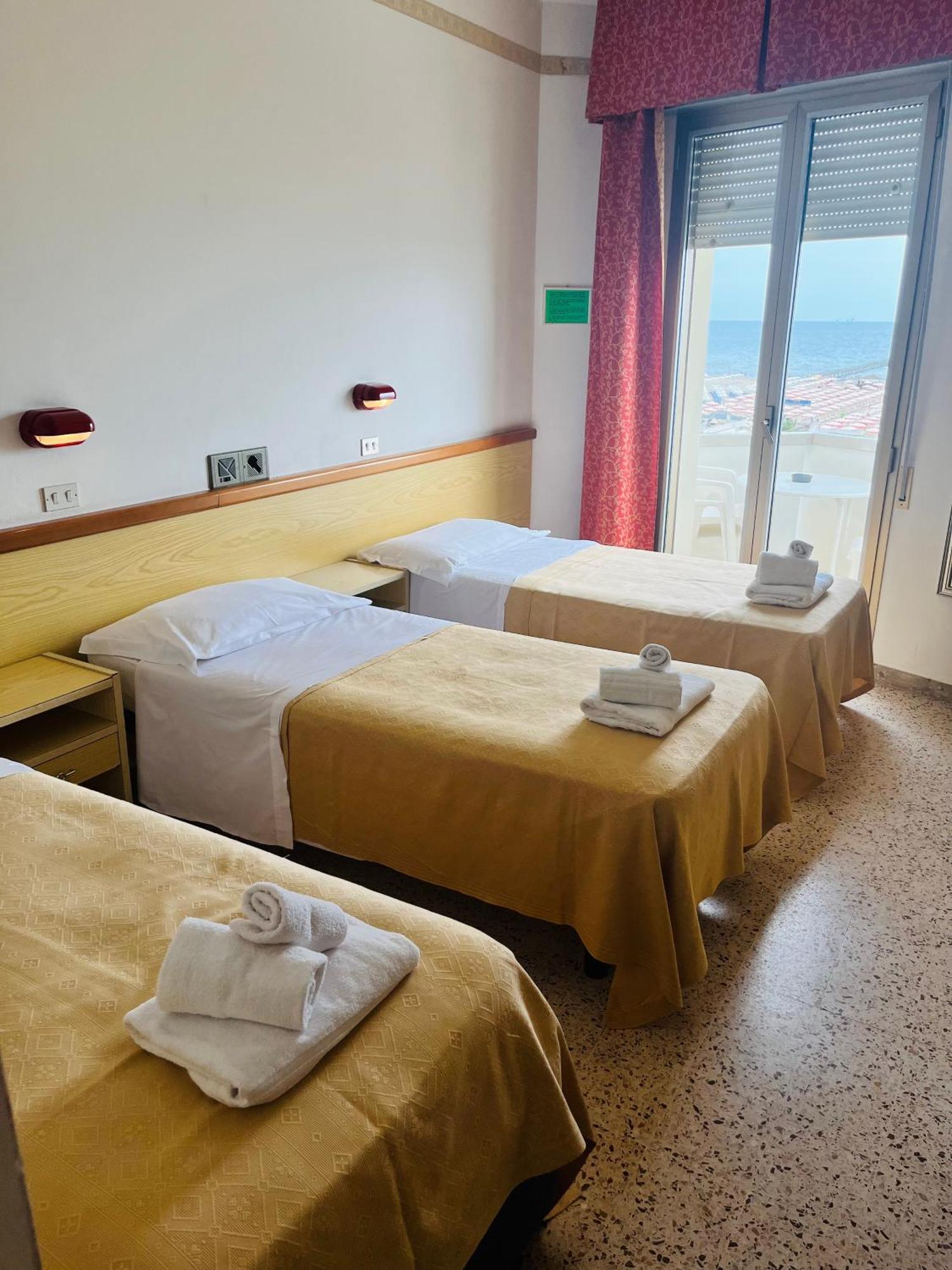 Hotel Columbia Frontemare Rimini Eksteriør bilde