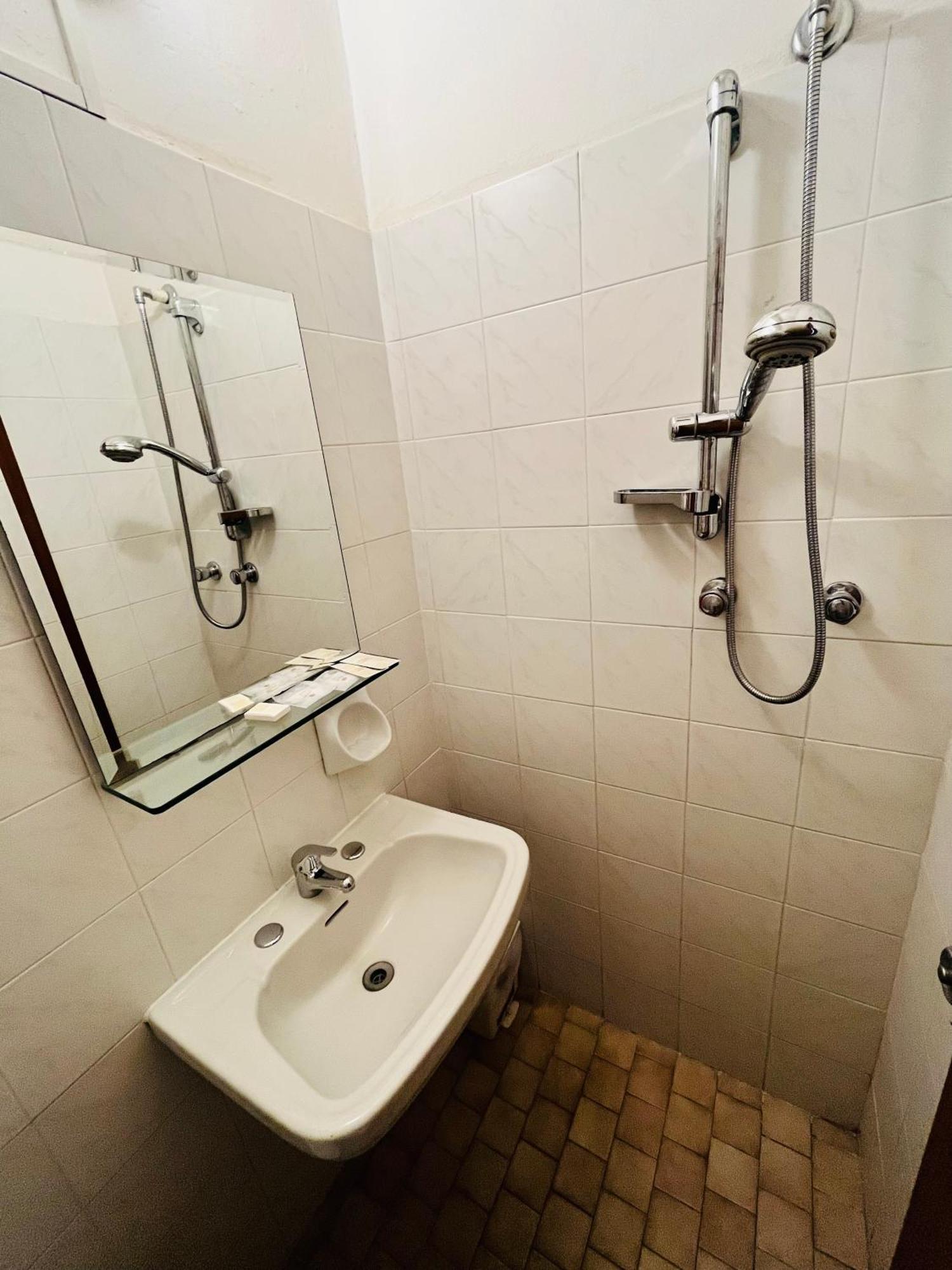 Hotel Columbia Frontemare Rimini Eksteriør bilde