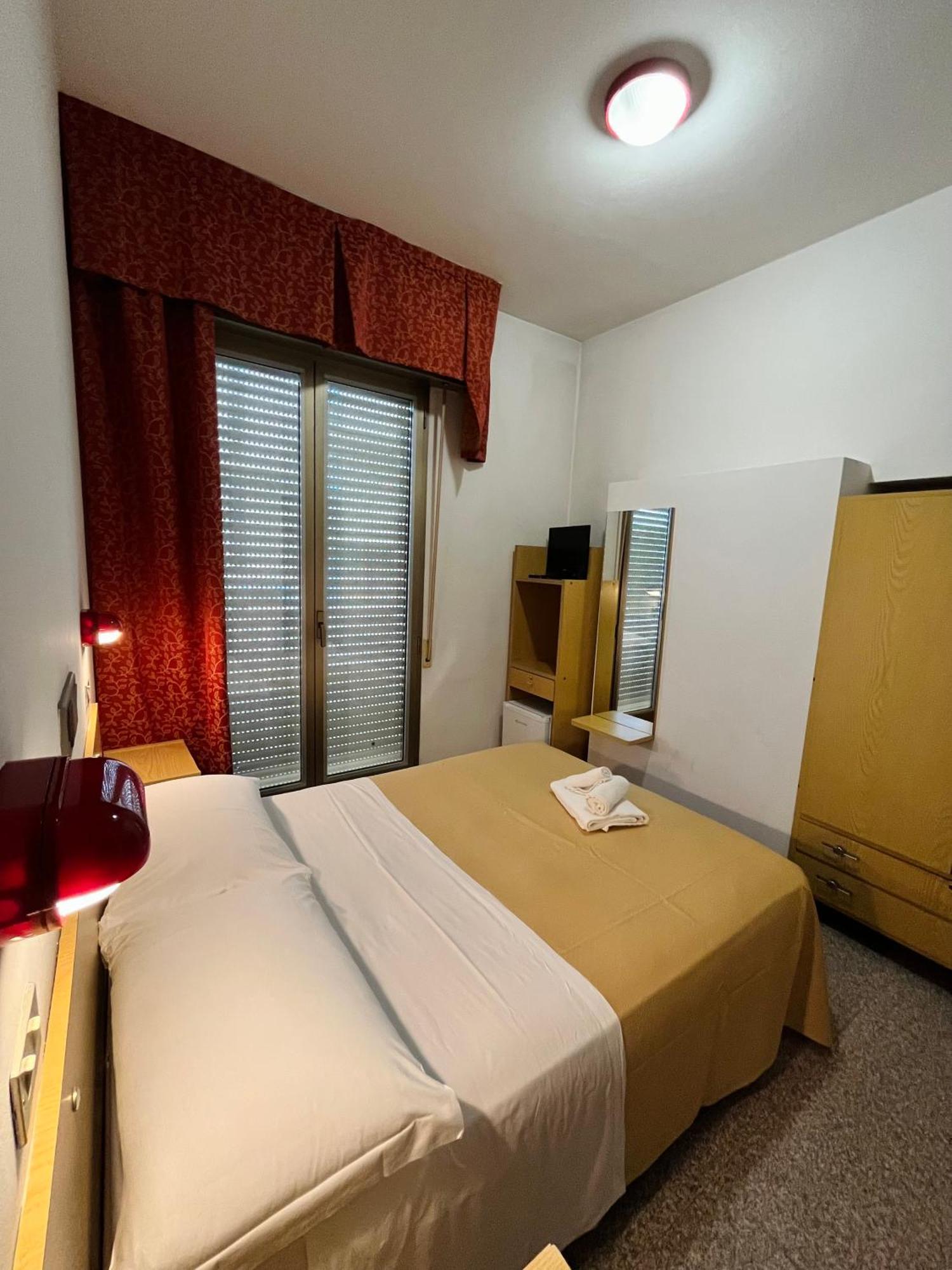 Hotel Columbia Frontemare Rimini Eksteriør bilde